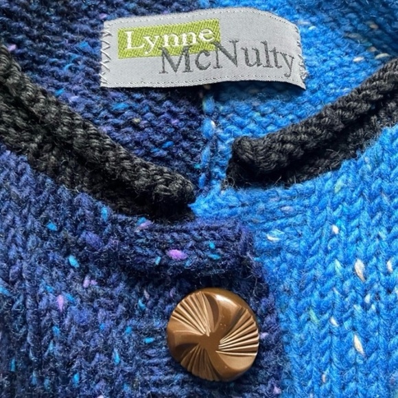 LYNNE McNULTY Hand Knit Cardigan Wool Sweater, navy and sky blue - Picture 3 of 3